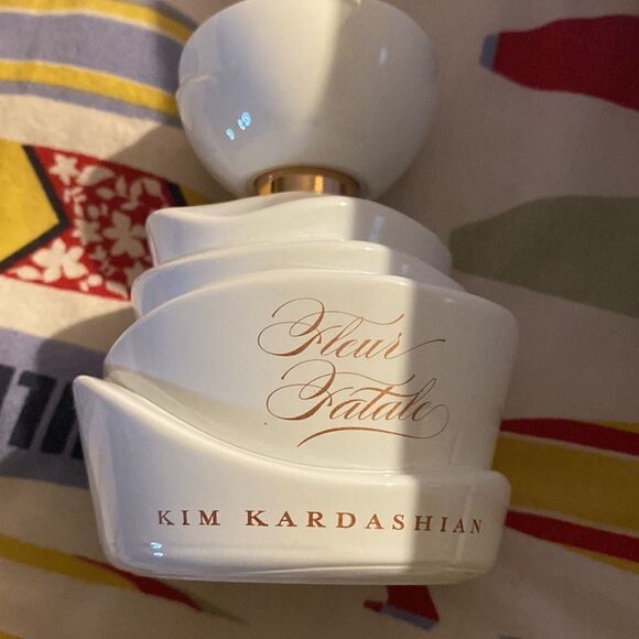 Free with 35$ or more purchase Kim Kardashian Fleur Fatale Smells amazing!!! New - Picture 2 of 4